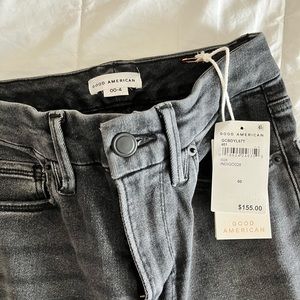 Good American size 24 distressed straight leg black jean new with tags on